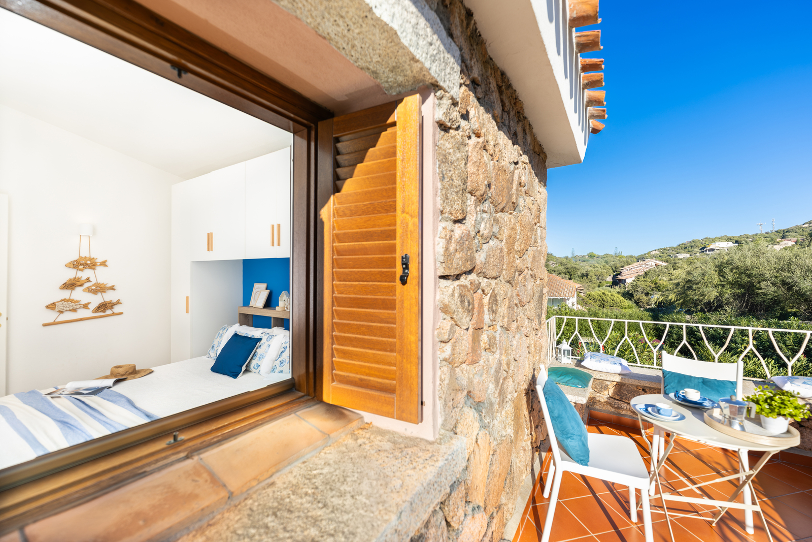 Camera da letto con vista terrazza